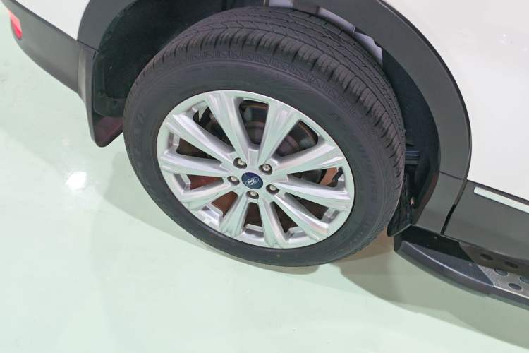 Used Ford Kuga 2017 EcoBoost 180 Two-Wheel-Drive Luxury Wing Edition Exterior 5