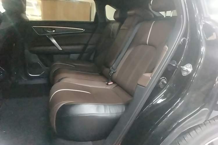 Used Honda UR-V 2023 370TURBO Two-Wheel-Drive Luxury Edition