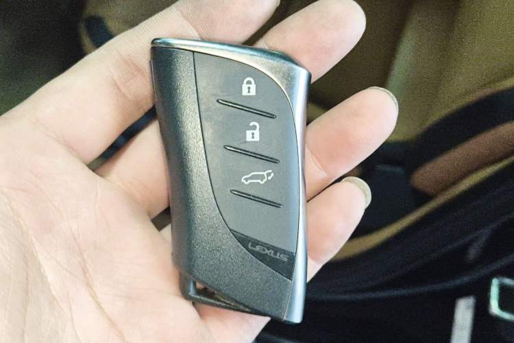 Used Lexus RZ 2023 300e Long-Range Indulgence Edition Vehicle Key