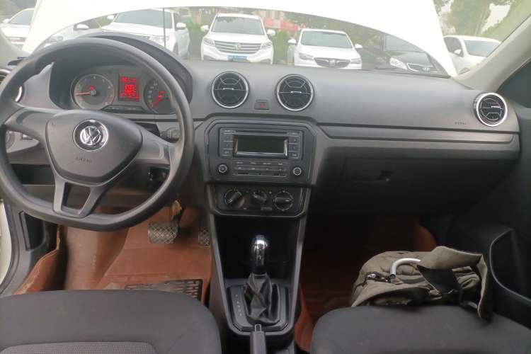 Used Volkswagen Jetta 2017 1.5L Automatic Fashion Model Audio And AC Panel