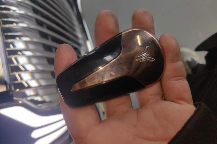 Used VOYAH Dream 2025 PHEV Four-Wheel-Drive Flagship Kunpeng Edition Vehicle Key