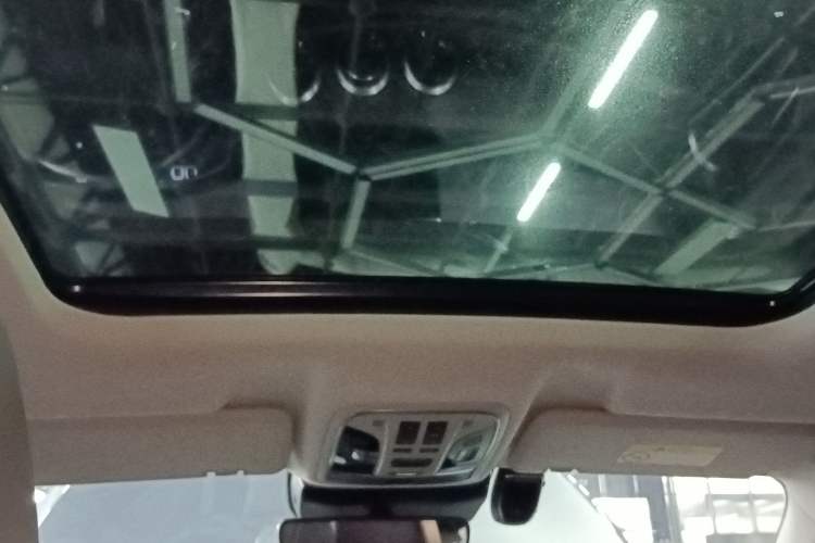 Used Wey VV6 2018 2.0T Two-Wheel-Drive Ultra-Luxury Version China V Standard
