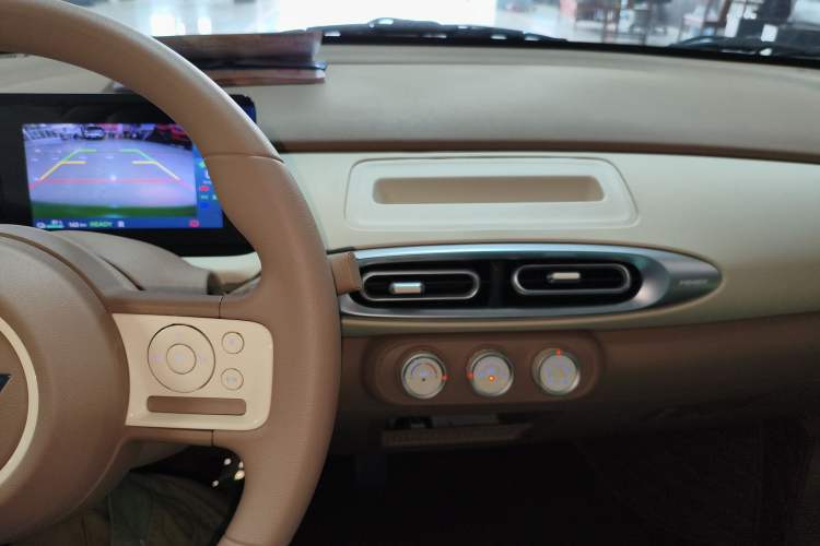 Used Wuling Hongguang MINIEV 2025 Four-Door Version Advanced Edition Audio And AC Panel