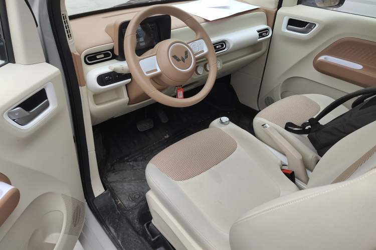 Used Wuling Hongguang MINIEV 2024 3rd Generation 215km Youth Edition
