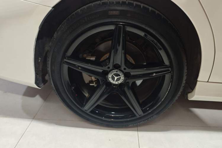 Used Mercedes-Benz C-Class 2018 C 200 L Sport Edition Achievement Special Edition Right Rear Wheel Hub