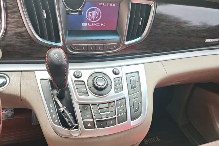 Used Buick GL8 2011 2.4L LT Luxury Business Executive Edition