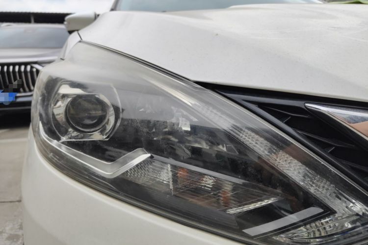 Used Nissan Sylphy 2016 1.6 XL CVT Deluxe Edition Right Front Headlight