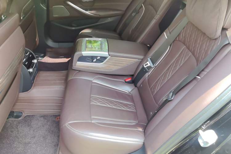 Used BMW 5 Series 2020 530Li Luxury Edition Premium Package Left Rear Seat