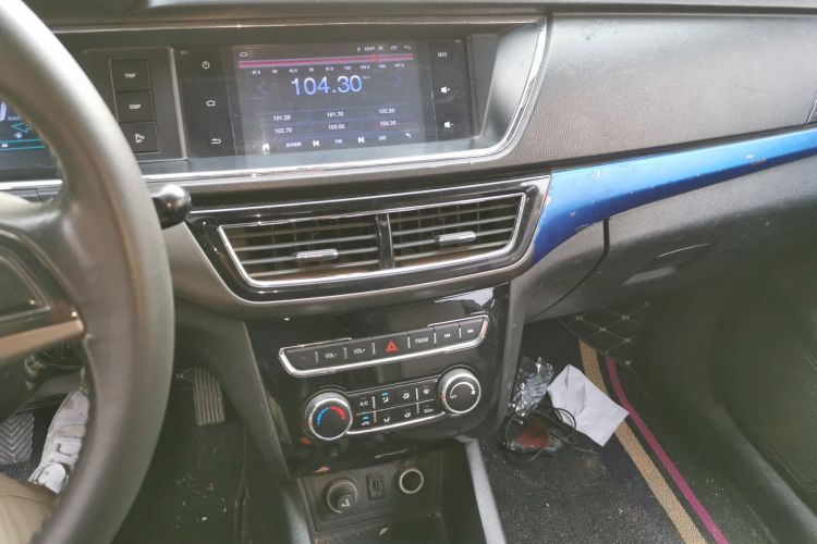 Used CHANGAN KAICHENG Oushang A600 2016 1.5L Manual Luxury 7-Seater Audio And AC Panel