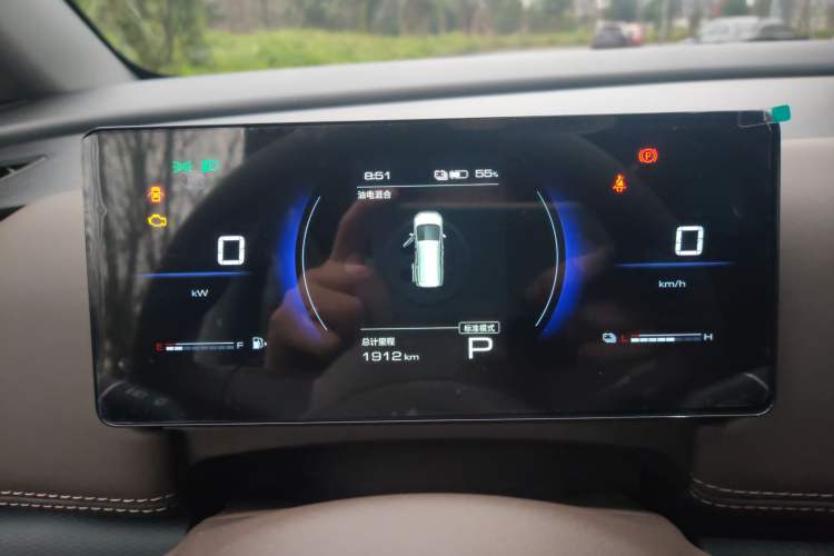 Used Wuling Wuling Starlight 730 2025 Model Plug-in Hybrid 125km Luxury Edition