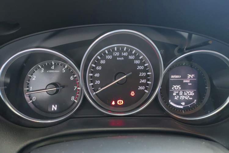 Used Mazda CX-5 2013 2.5L Automatic 4x4 Luxury Version

