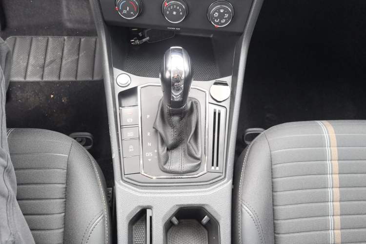 Used Volkswagen Lavida 2022 1.5L Automatic Vision Edition Gear Lever