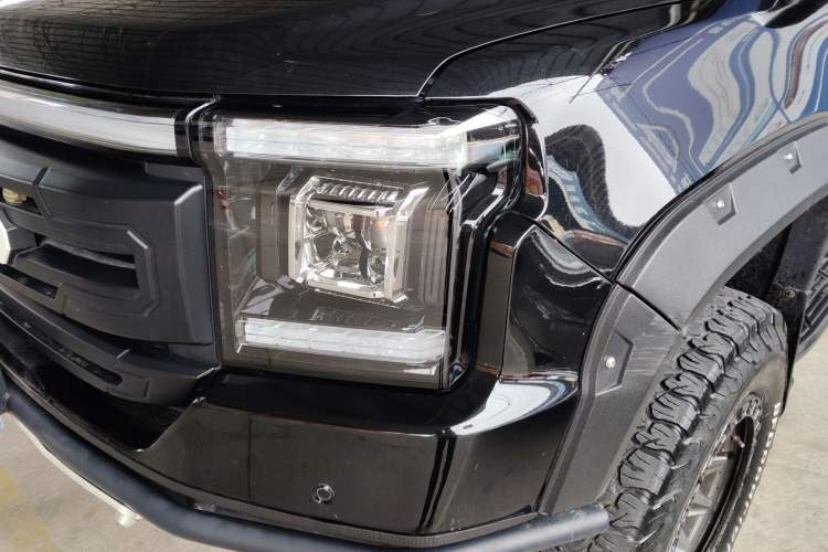 Used JMC DaDao 2023 Chasing Light 2.3T Diesel Automatic 4x4 Standard-Wheel Enjoyment Model
