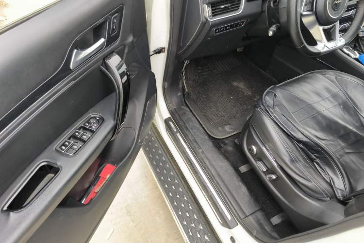 Used Zotye T600 Coupe 2017 1.5T Automatic Luxury Model Driver Seat