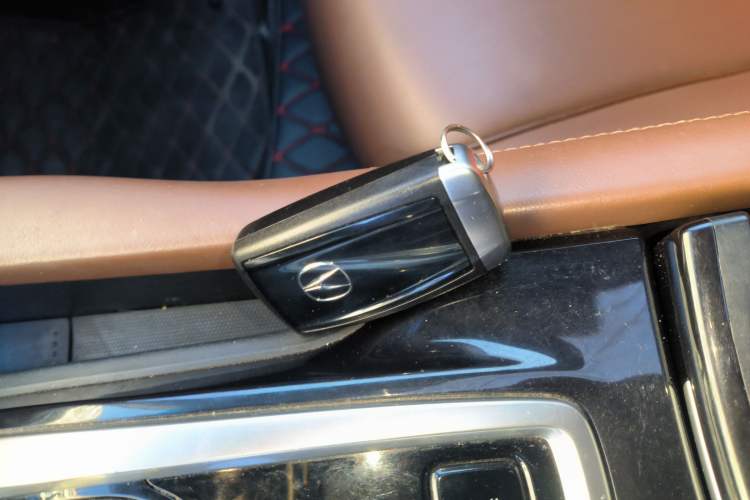 Used Acura CDX 2016 1.5T Two-Wheel Drive Deluxe Edition