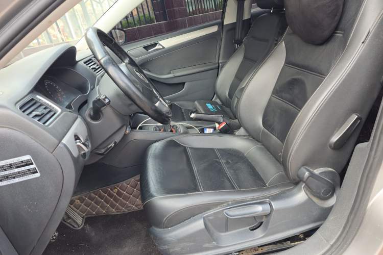 Used Volkswagen Sagitar 2014 1.6L Manual Comfort Model