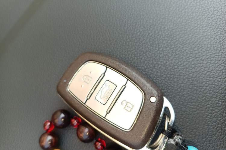 Used Hyundai Verna RV 2017 1.4L Automatic Sport Version National Emission Standard V