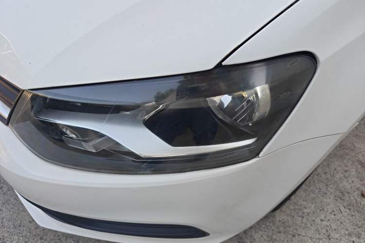 Used Volkswagen Polo 2016 1.4L Manual Fashion Model
