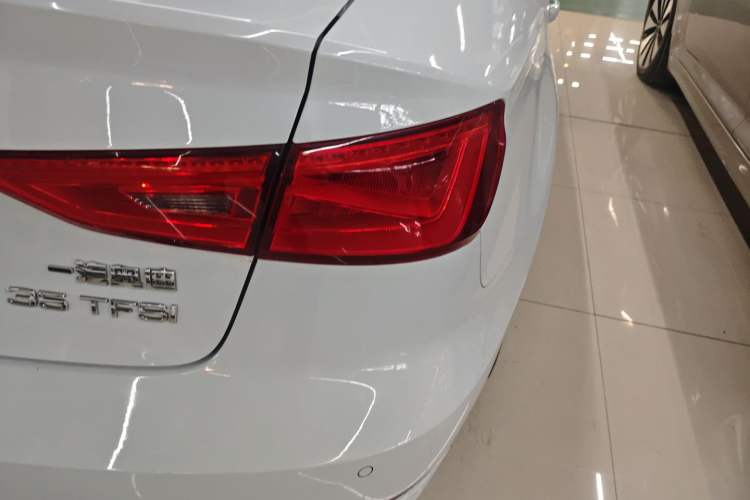 Used Audi A3 2016 Limousine 35 TFSI Prestige Edition
