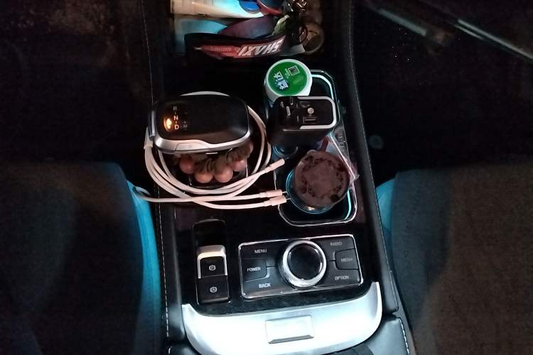 Used BAIC Off-Road BJ40 2023 2.0T Automatic Four-Wheel Drive Urban Hunter Edition Chivalrous Type Gear Lever