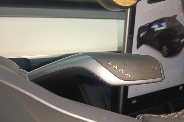 Used Tesla Model Y 2021 Standard Range Rear-Wheel Drive Version Gear Lever