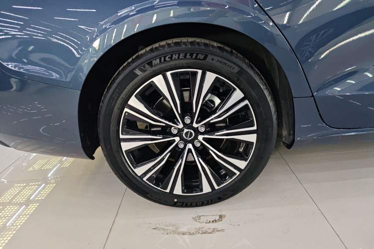 Used Volvo S60 2023 B4 Zhiyuan Luxury Edition
