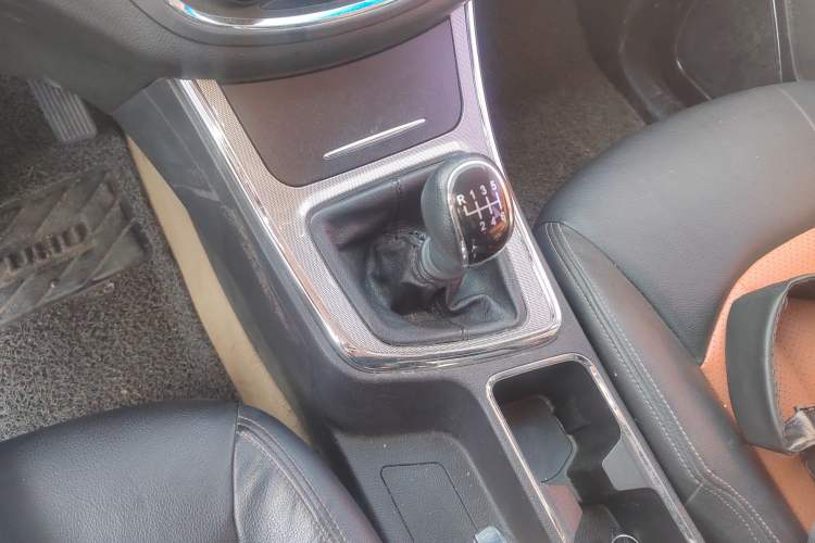 Used Baojun 560 2016 1.5T Manual Elite Edition
