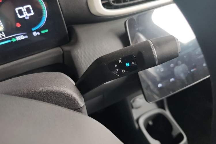 Used Leapmotor T03 2025 310 Comfort Edition Gear Lever