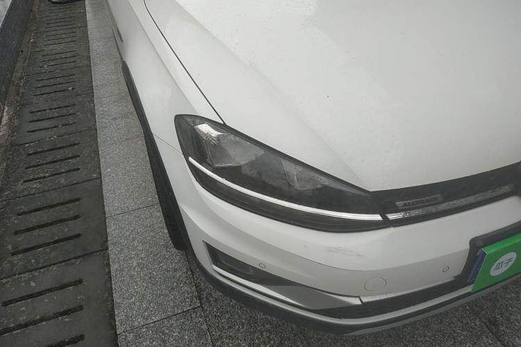 Used Volkswagen Golf 2019 1.8TSI Travel Edition Right Front Headlight