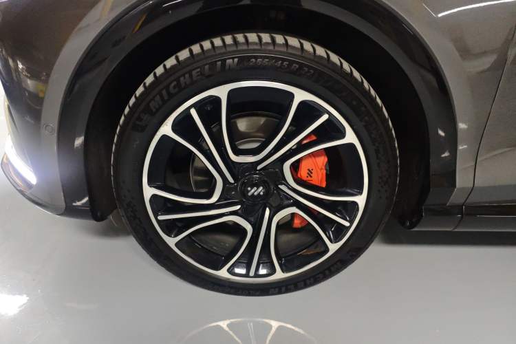 Used IM LS7 2023 90 kWh Elite Rear-Drive Version
