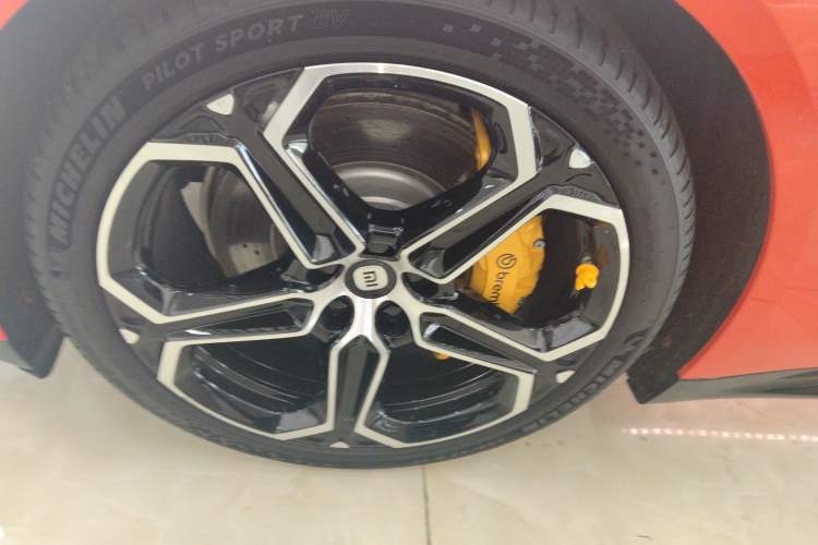 Used Xiaomi Auto SU7 2024 Four-Wheel Drive Ultra-Long Range Advanced Intelligent Driving Max Edition Left Front Wheel Hub