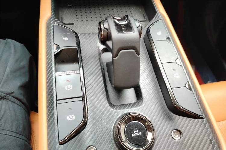 Used Haval Raptor New Energy 2024 Hi4 102 Pro Gear Lever