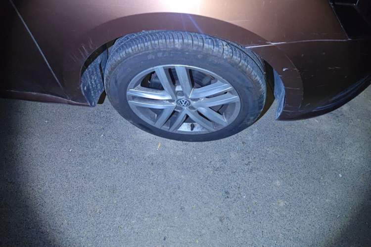 Used Volkswagen Gran Lavida 2017 230TSI DSG Comfort Edition Right Front Wheel Hub