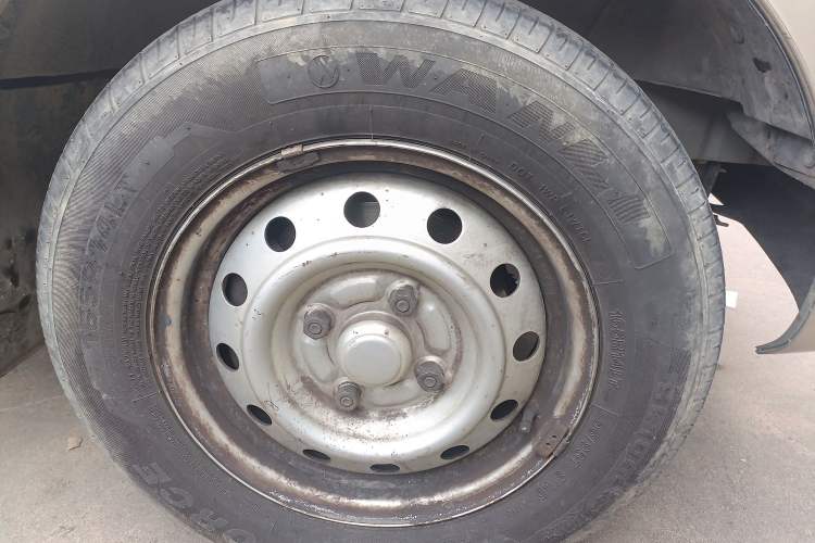 Used Wuling Rongguang S 2021 1.2L Base Model 5-Seater LSI Right Front Wheel Hub