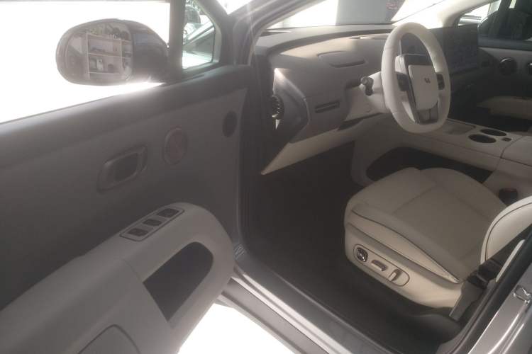 Used Li Auto Li Auto i8 2025 Model Standard Version
