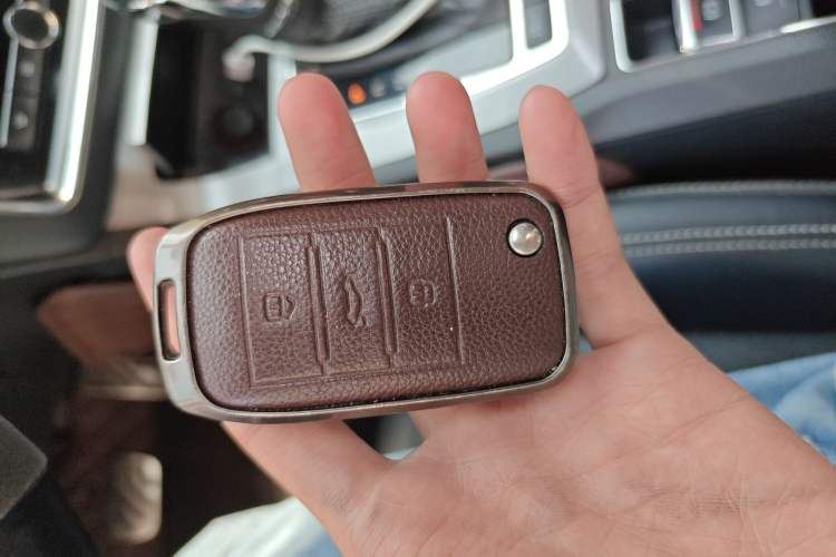 Used Roewe RX5 2018 20T Two-Wheel Drive Automatic Internet Smart Luxury Edition
