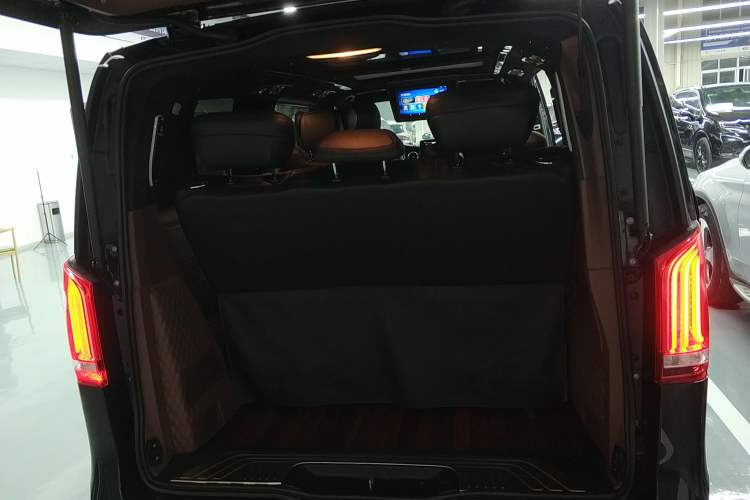 Used Mercedes-Benz V-Class 2018 V 260 L Prestige Extended Version China VI
