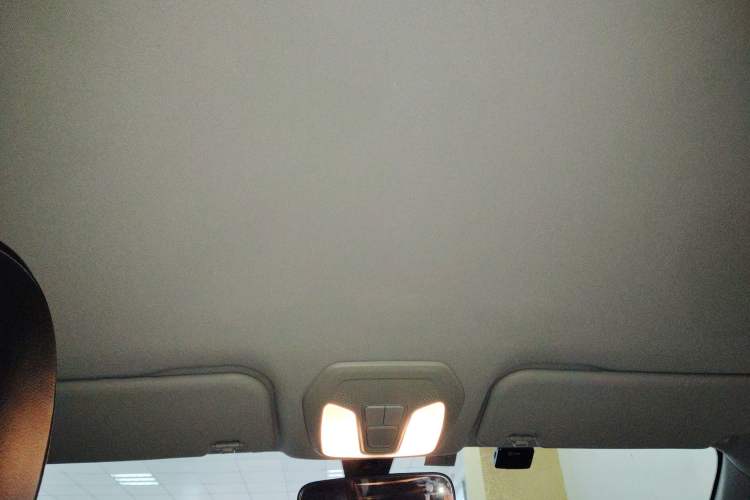 Used SAIC MAXUS EUNIQ 5 2020 Elite Edition 7 Seats
