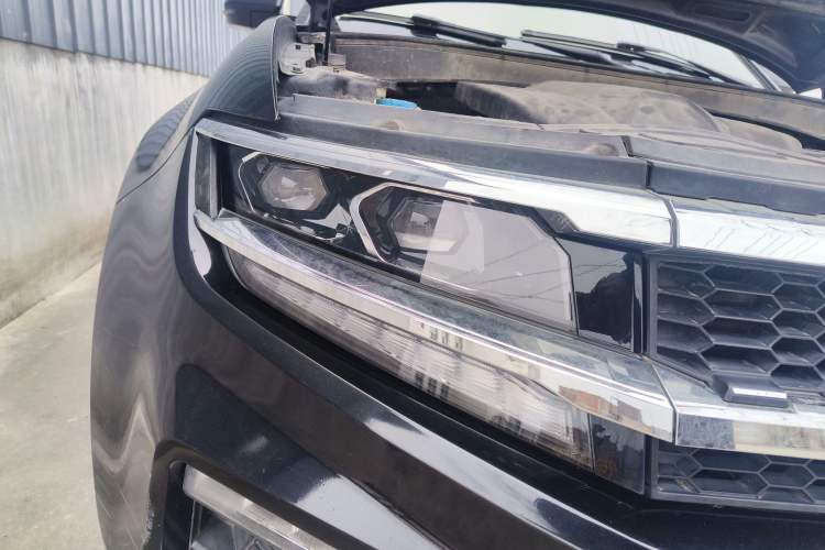 Used Zotye Domy X7 2018 2.0T Automatic Supreme Edition