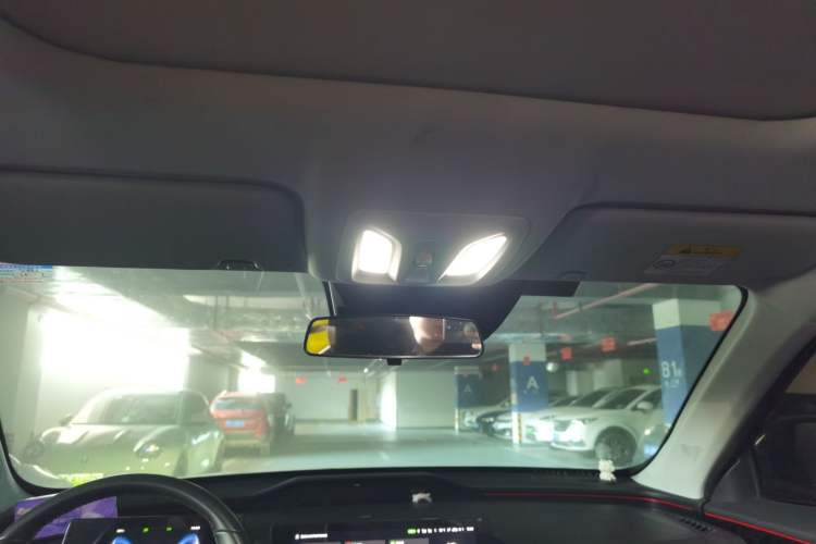 Used CHANGAN OSHAN Z6 2022 Blue Whale 1.5T DCT Luxury Model