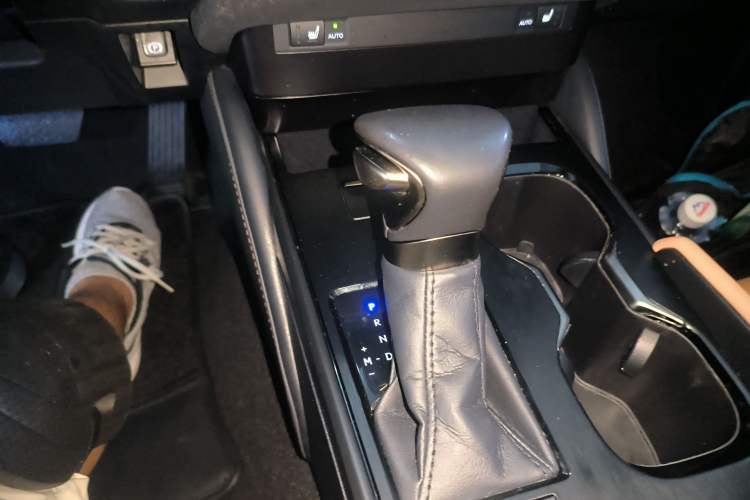 Used Lexus ES 2023 200 Excellence Edition Gear Lever