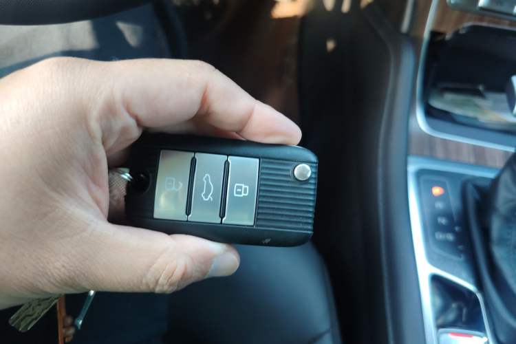 Used Roewe RX8 2019 30T Smart Connectivity Two-Wheel Drive Supreme Flagship Edition