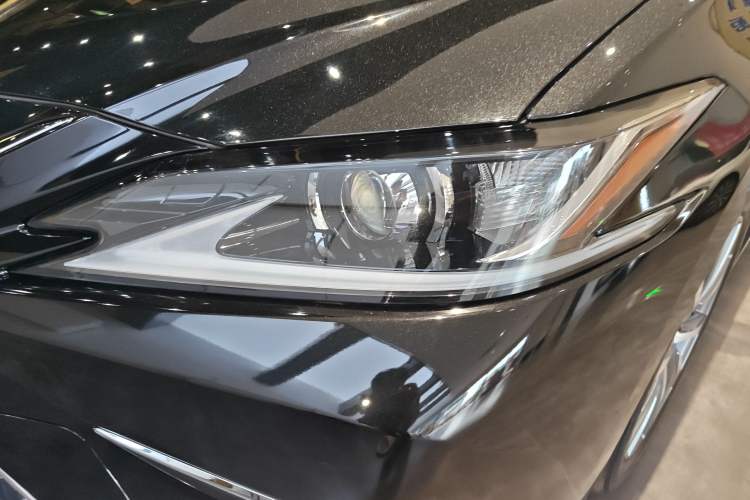 Used Lexus ES 2020 200 Excellence Edition
