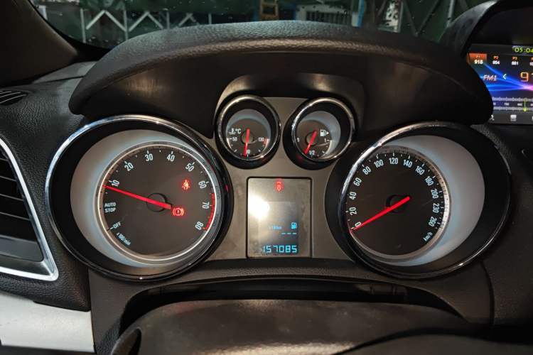 Used Buick Encore 2015 1.4T Automatic Two-Wheel Drive Urban Elite Version
