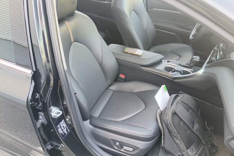 Used Toyota Camry 2021 2.0G Luxury Edition

