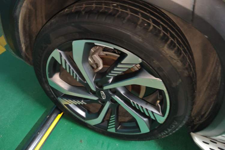 Used Geely Auto Monjaro L 2024 2.0TD High-Power Automatic Two-Wheel Drive Skyline Edition Right Rear Wheel Hub