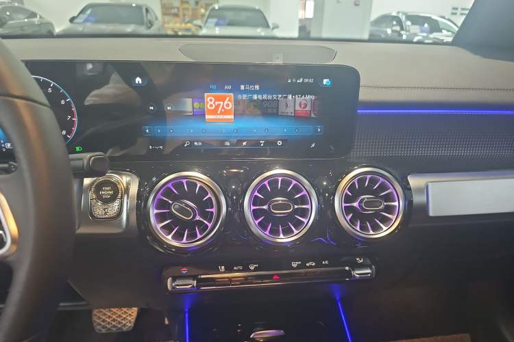 Used Mercedes-Benz GLB 2023 GLB 220 Sport Edition Audio And AC Panel