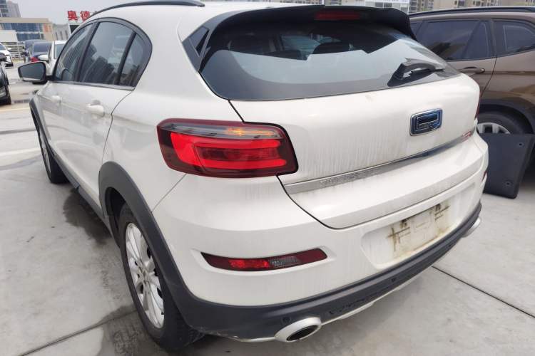 Used Qoros 3 2016 Urban SUV 1.6T Automatic Zhiyue Model Exterior 2