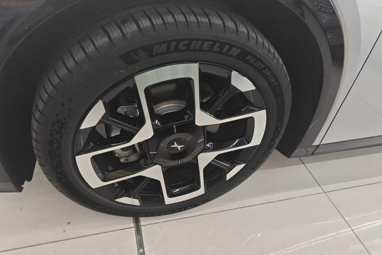 Used XPeng G7 2025 702 Max Left Front Wheel Hub