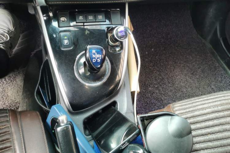 Used Toyota Corolla 2017 Revised Dual-Engine 1.8L E-CVT Leading Edition Gear Lever